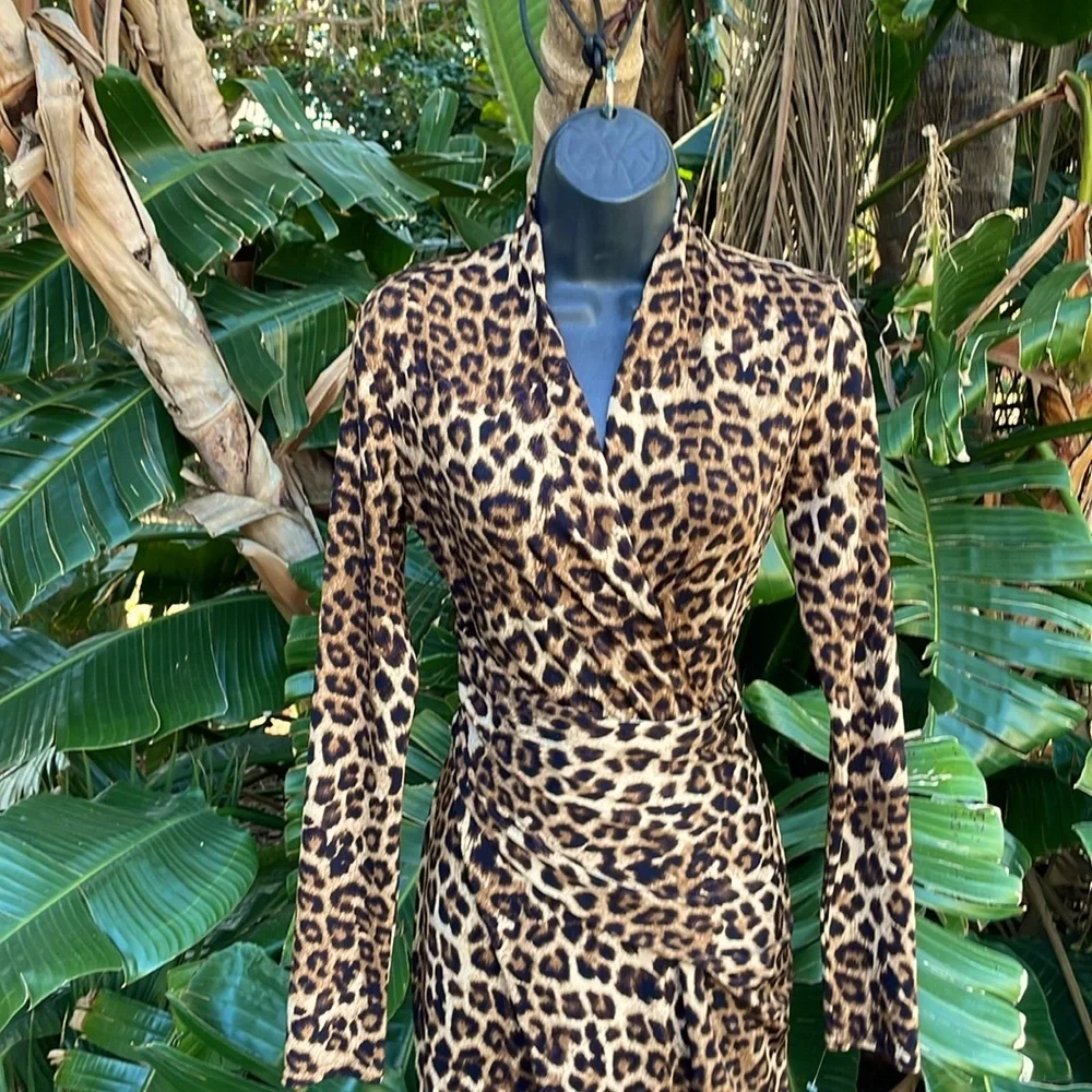 Joseph ribkoff, leopard print, body con asymmetric dress - Picture 4 of 8
